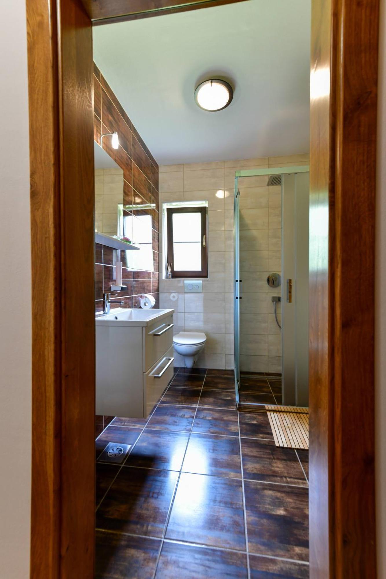 Flora House Apartment Rastovaca