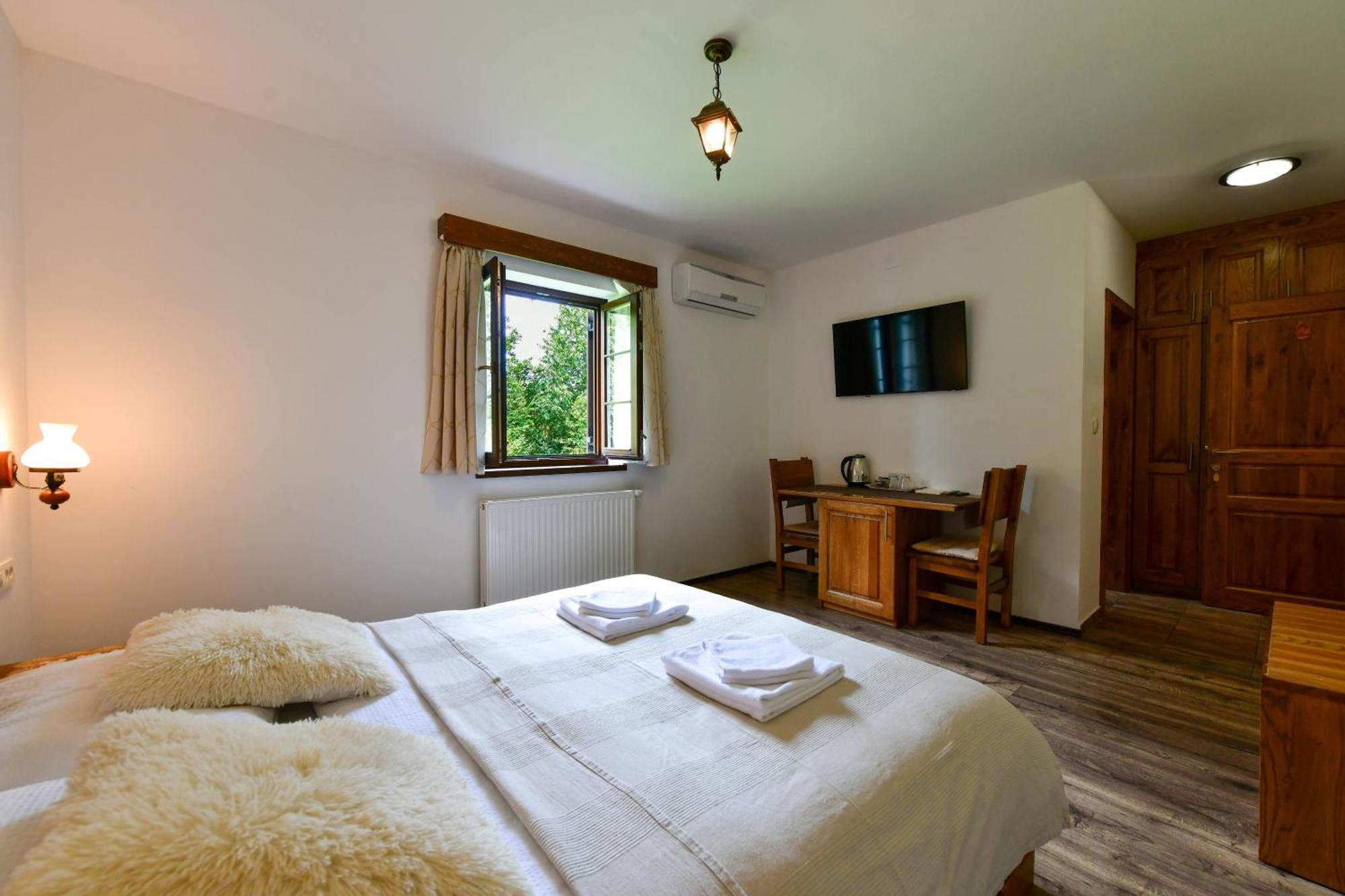 Flora House Apartma Rastovaca