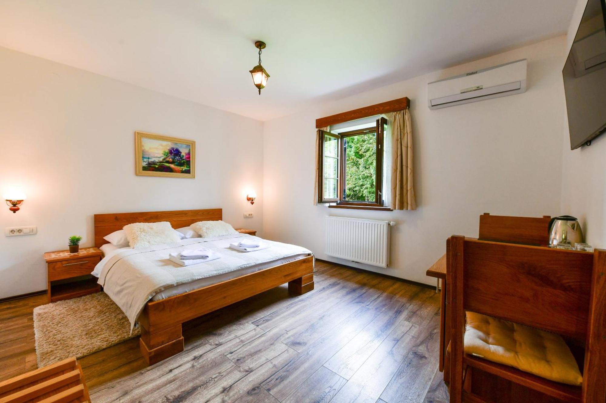 Flora House Apartma Rastovaca