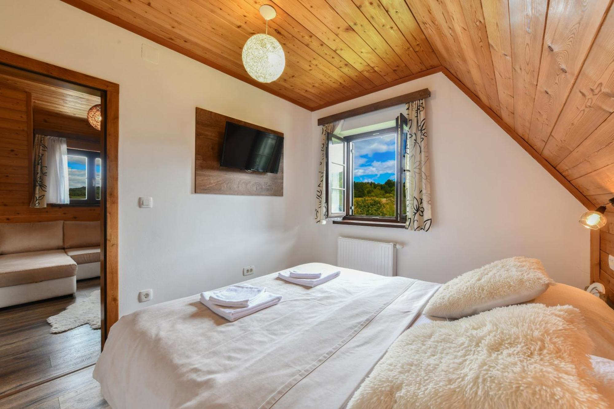 Flora House Apartma