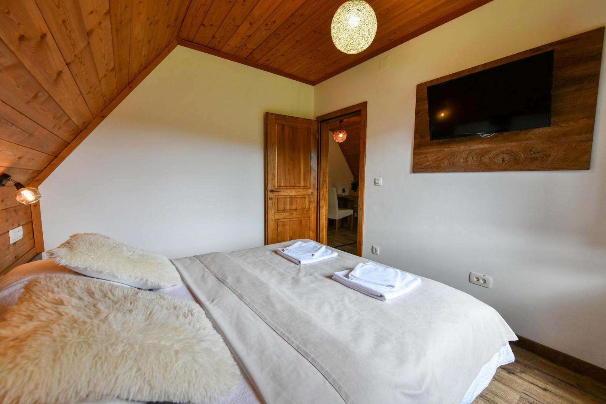 Apartma Flora House