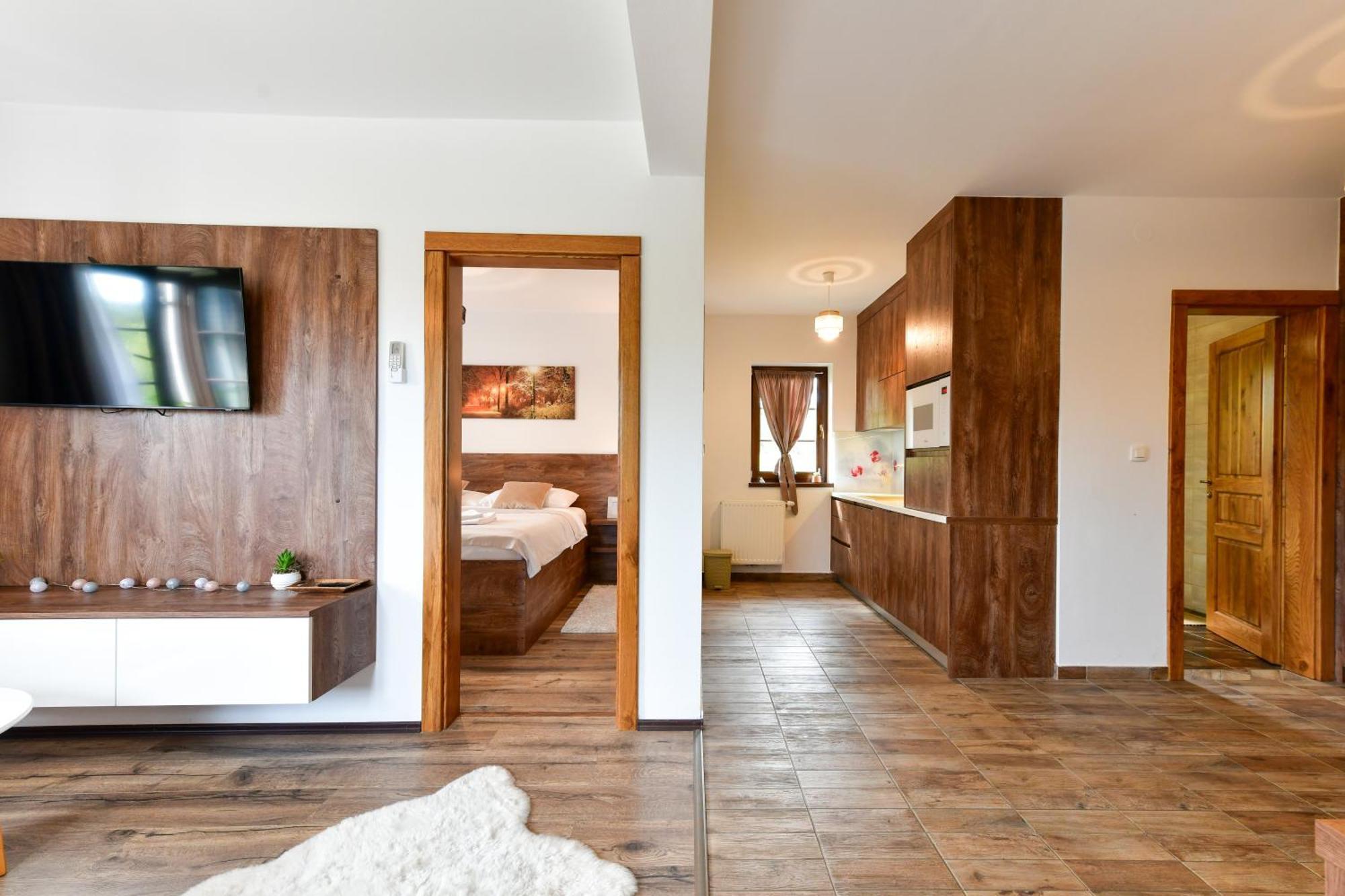 Flora House Apartma