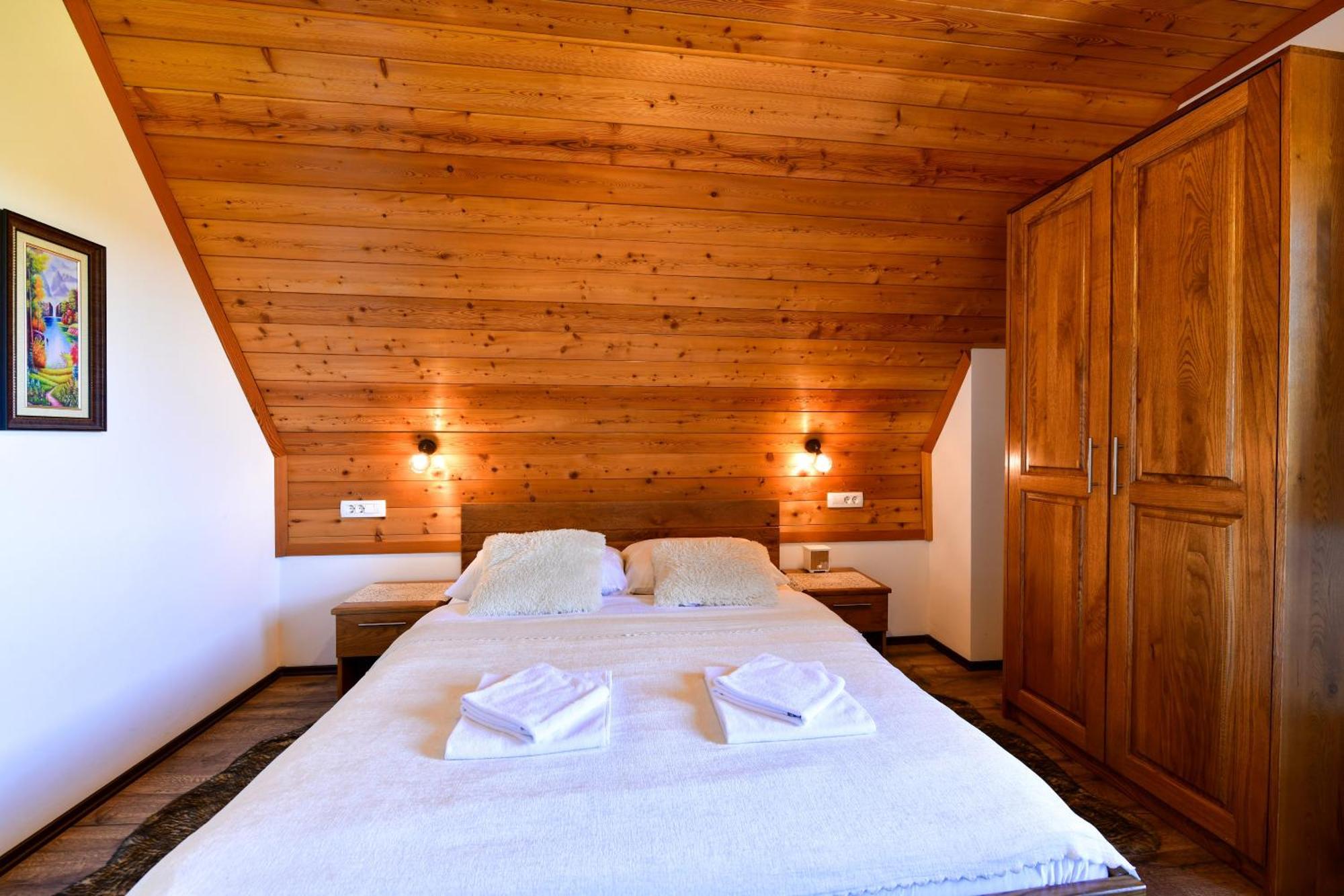 Flora House Apartma *